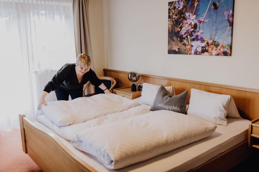 Gasthof Dorfcafe Hotelpension Swirtshaus Im Dorf Unken