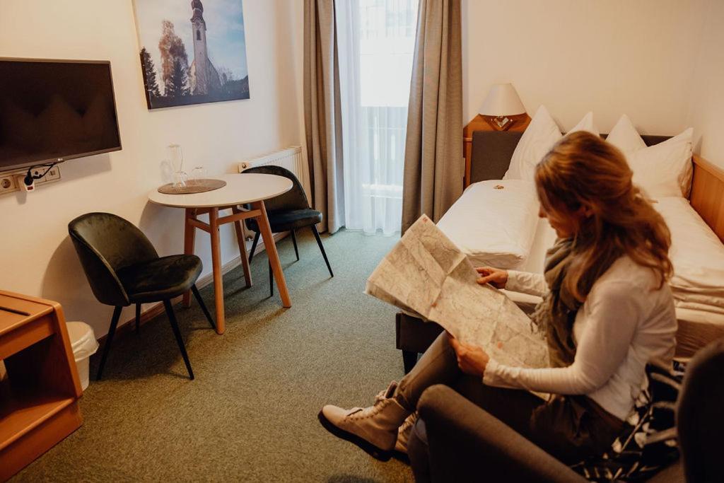 Gasthof Dorfcafe Hotelpension Swirtshaus Im Dorf Unken