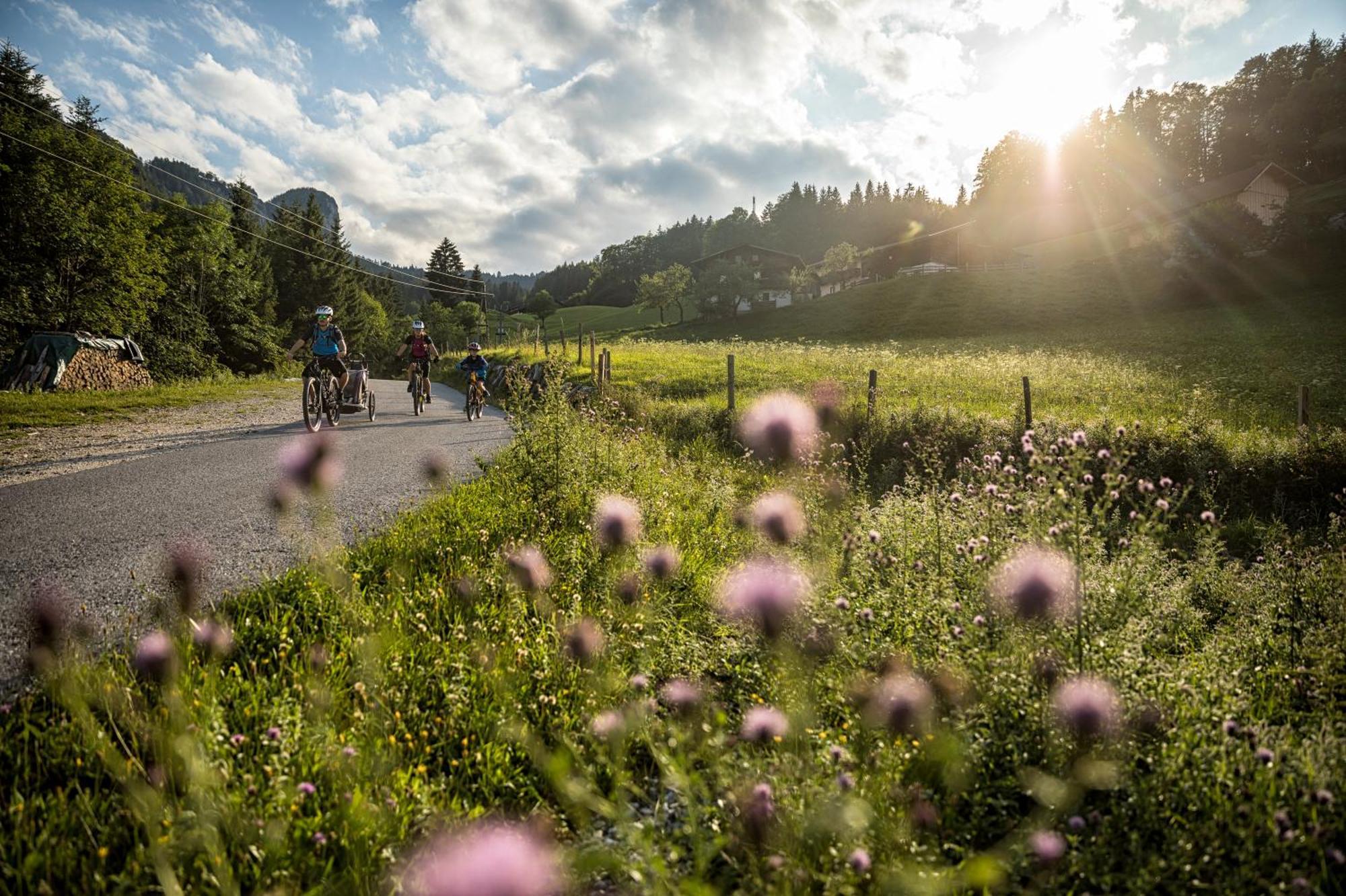 Gasthof Dorfcafe Hotelpension Swirtshaus Im Dorf Unken