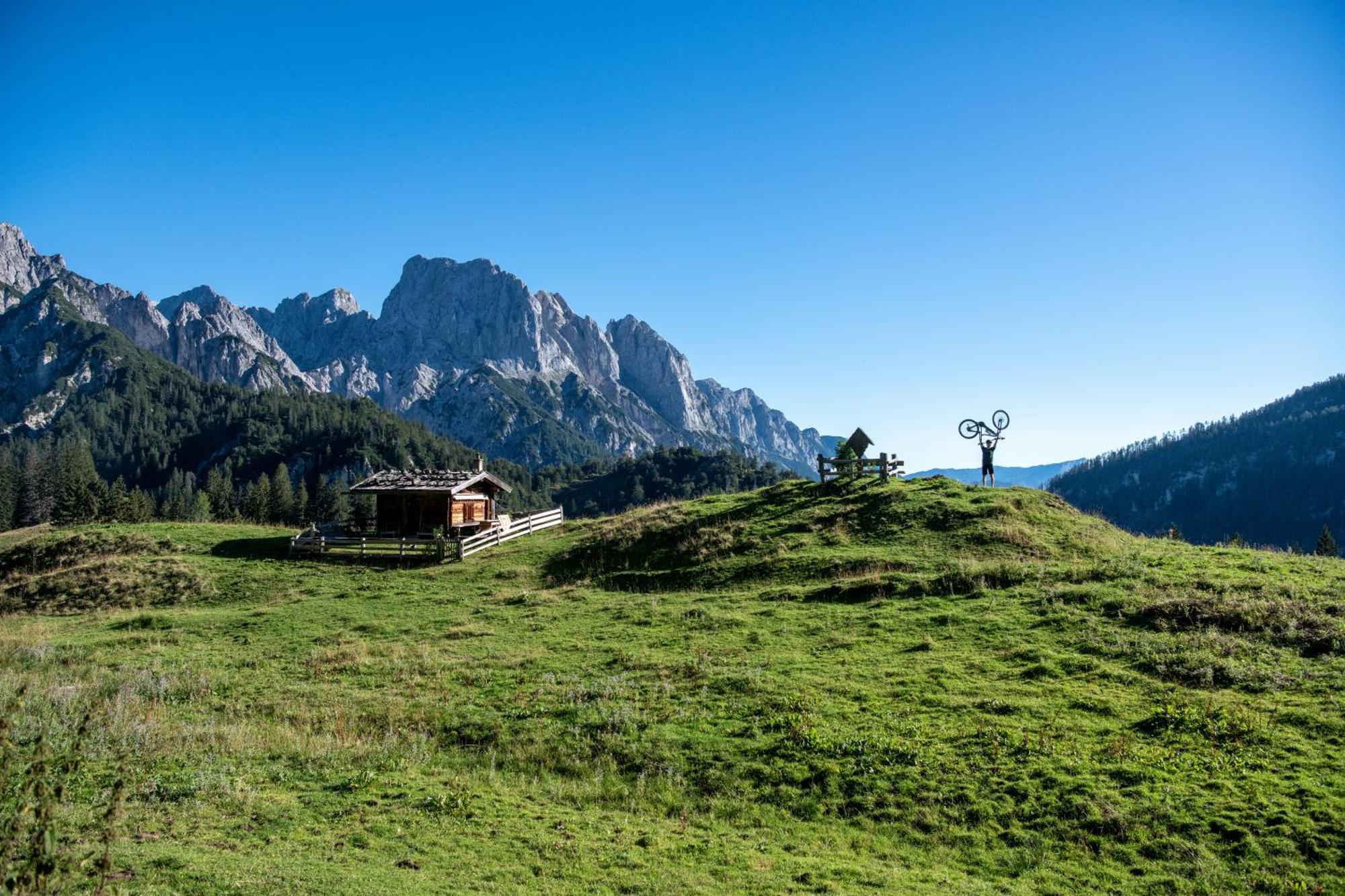 Gasthof Dorfcafe Hotelpension Swirtshaus Im Dorf Unken
