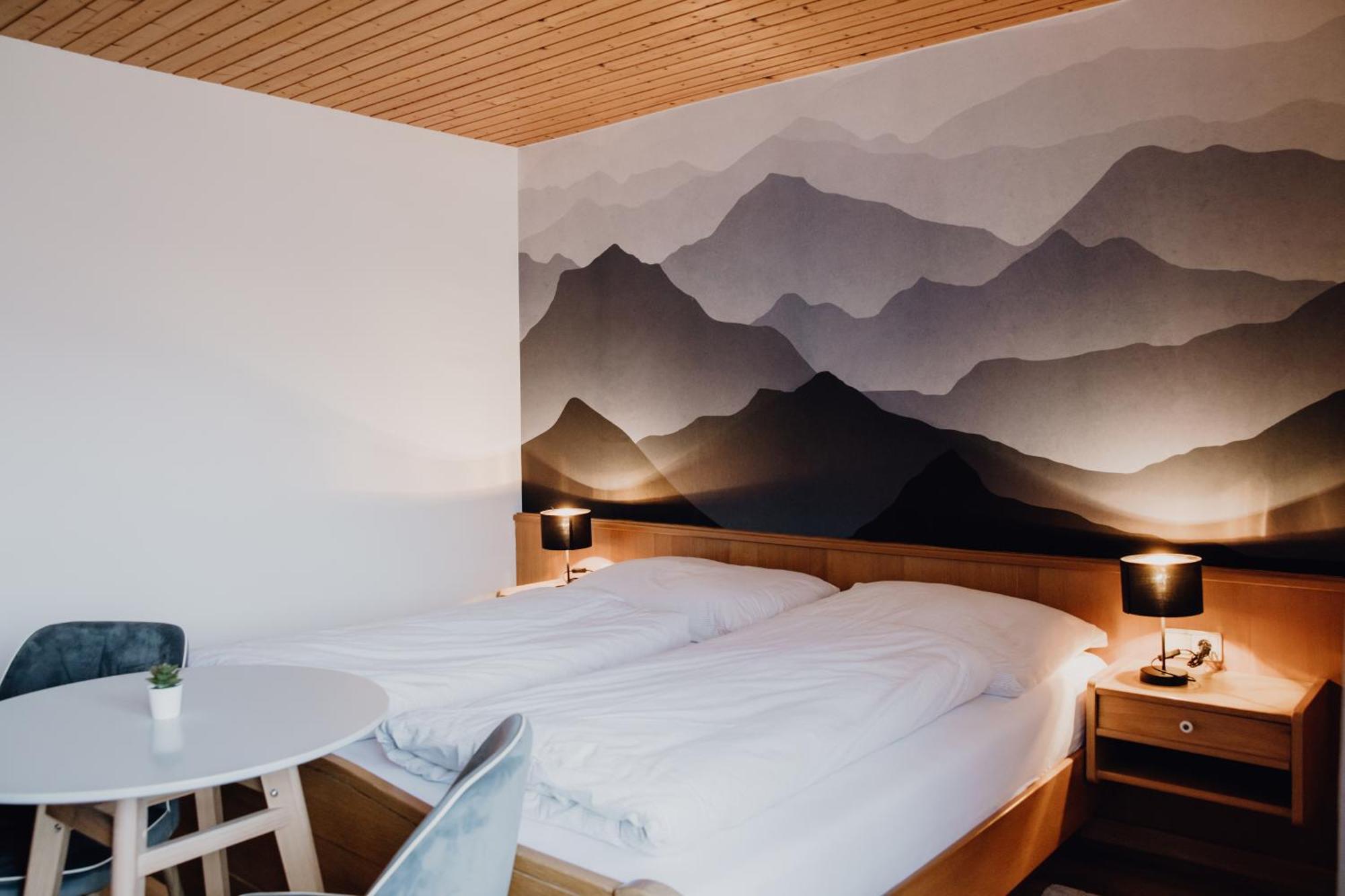 Dorfcafe Hotelpension Swirtshaus Im Dorf Zajazd
