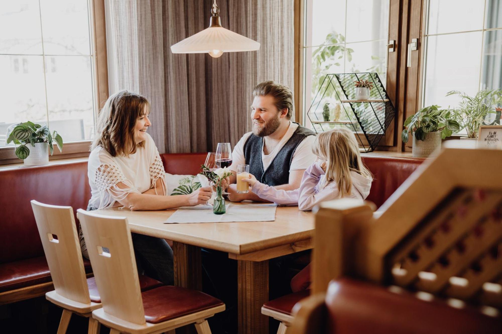 Zajazd Dorfcafe Hotelpension Swirtshaus Im Dorf Unken