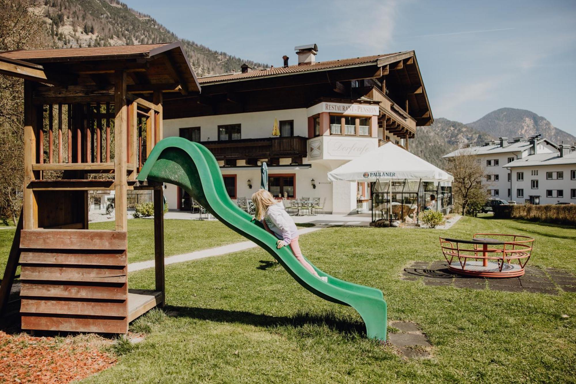 Dorfcafe Hotelpension Swirtshaus Im Dorf Zajazd Unken